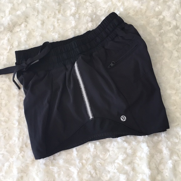 lululemon athletica Pants - Lululemon Athletica Hotty Hot II Shorts